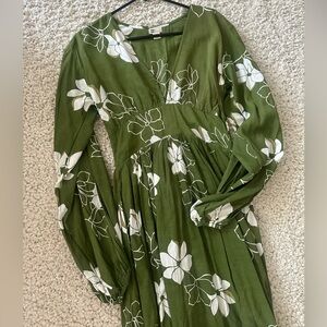Billabong Green and White Long Sleeve Dress